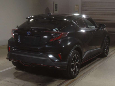 2017 Toyota C-HR ZYX10[1]