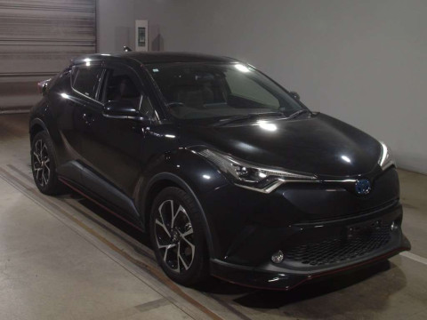 2017 Toyota C-HR ZYX10[2]