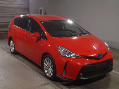 2016 Toyota Prius alpha ZVW41W[2]