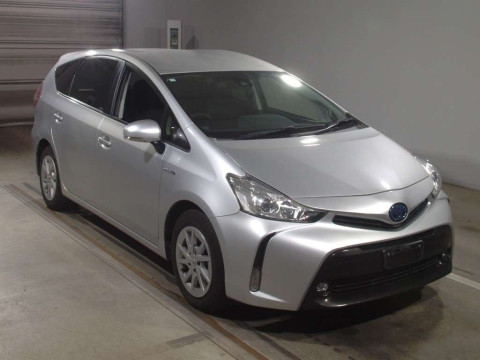 2019 Toyota Prius alpha ZVW40W[2]