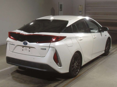 2018 Toyota Prius PHV ZVW52[1]