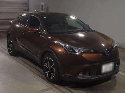 2017 Toyota C-HR ZYX10[2]