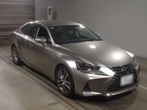 2016 Lexus IS AVE30[2]