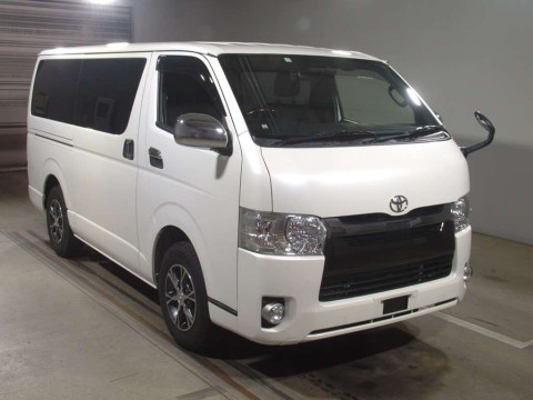 2018 Toyota Hiace Van TRH200V[2]