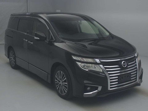 2015 Nissan Elgrand TE52[2]