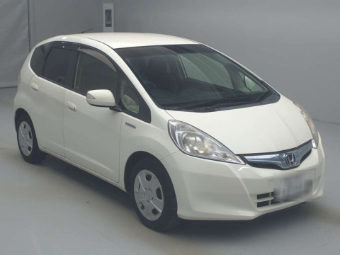 2013 Honda Fit Hybrid GP1[2]