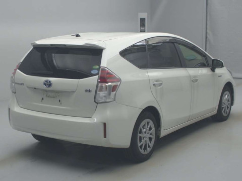 2018 Toyota Prius alpha ZVW41W[1]