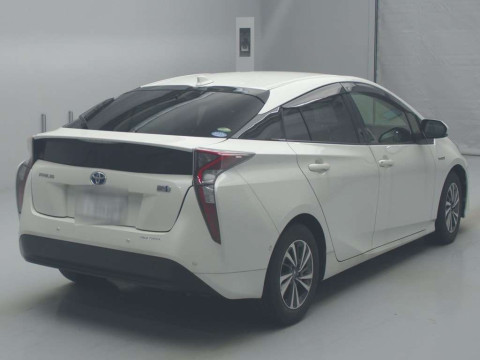 2017 Toyota Prius ZVW50[1]