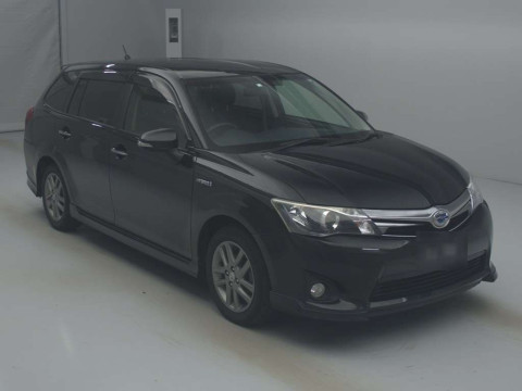 2013 Toyota Corolla Fielder NKE165G[2]