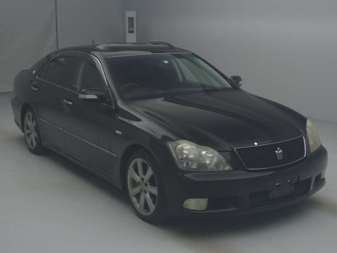 2005 Toyota Crown GRS184[2]