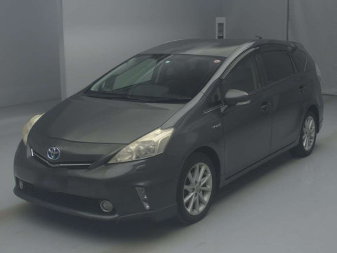 2011 Toyota Prius alpha ZVW41W[0]