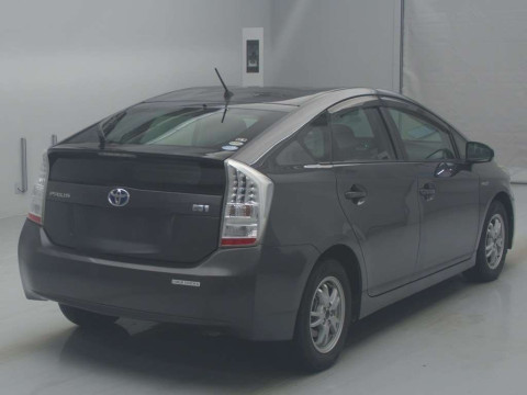 2010 Toyota Prius ZVW30[1]