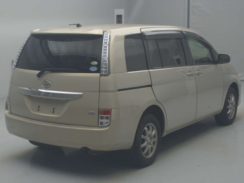 2011 Toyota Isis ZGM15G[1]