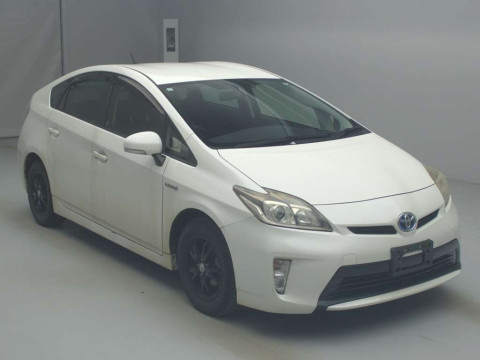 2013 Toyota Prius ZVW30[2]