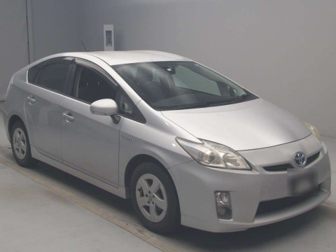 2010 Toyota Prius ZVW30[2]