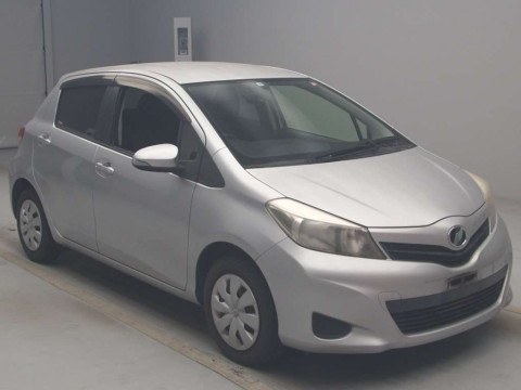 2013 Toyota Vitz NSP130[2]