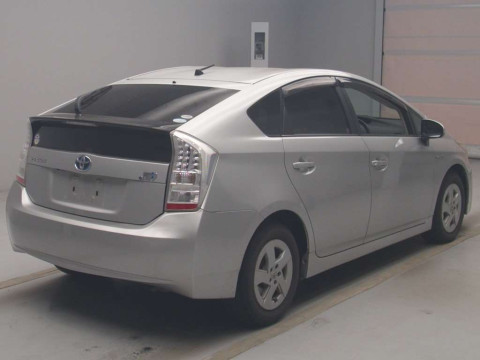 2010 Toyota Prius ZVW30[1]