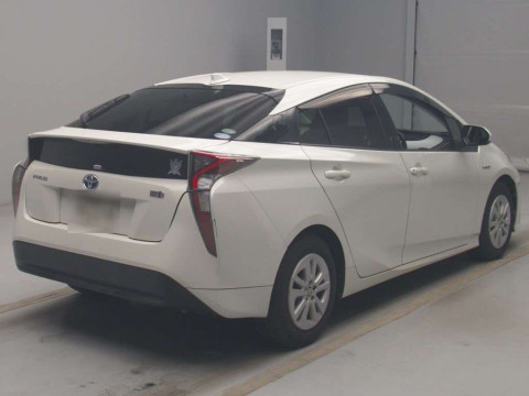 2016 Toyota Prius ZVW50[1]