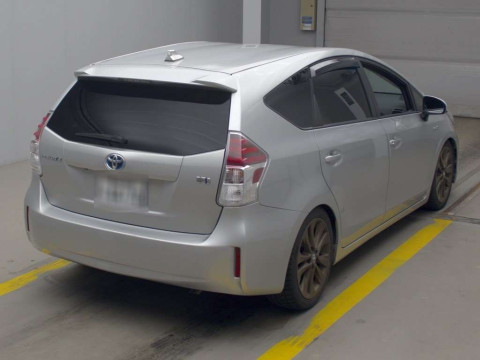 2014 Toyota Prius alpha ZVW41W[1]