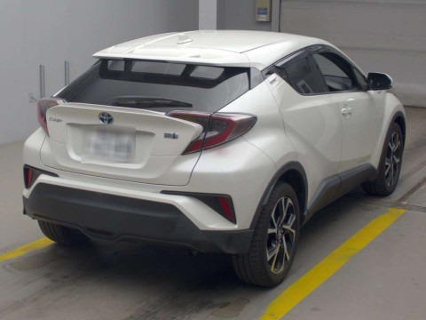 2017 Toyota C-HR ZYX10[1]