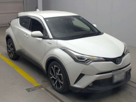 2017 Toyota C-HR ZYX10[2]