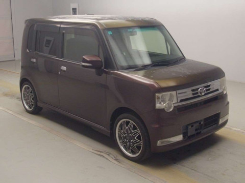 2012 Toyota Pixis Space L575A[2]