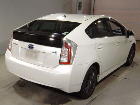 2014 Toyota Prius ZVW30[1]