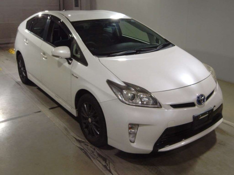 2014 Toyota Prius ZVW30[2]