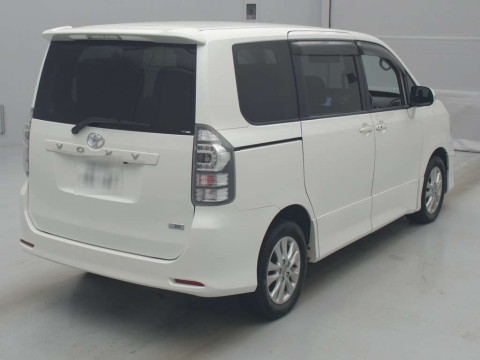 2010 Toyota Voxy ZRR75W[1]