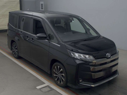 2022 Toyota Noah MZRA90W[2]