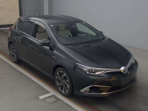 2017 Toyota Auris ZWE186H[2]