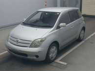 2004 Toyota IST