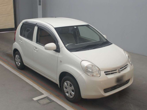 2011 Toyota Passo KGC30[2]