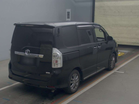 2012 Toyota Voxy ZRR70W[1]