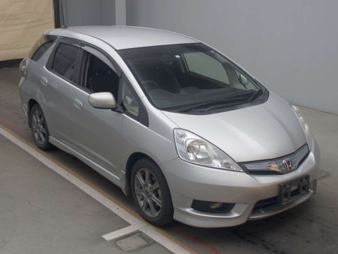 2012 Honda Fit Shuttle Hybrid GP2[2]