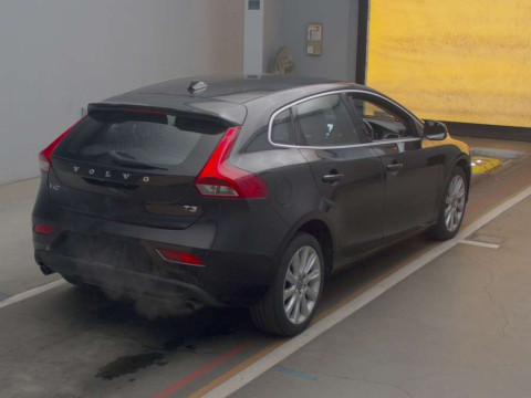 2016 Volvo V40 MB4154T[1]