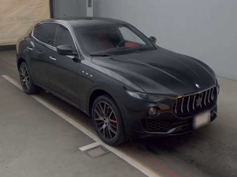 2017 Maserati Levante MLE30E[2]