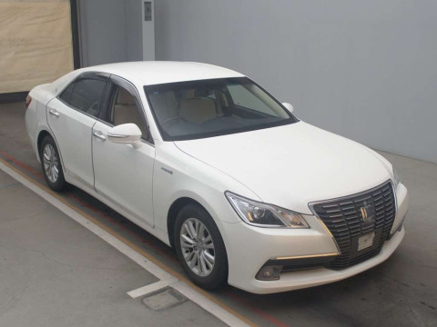 2015 Toyota Crown Hybrid AWS210[2]