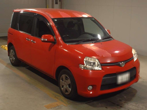 2011 Toyota Sienta NCP81G[2]