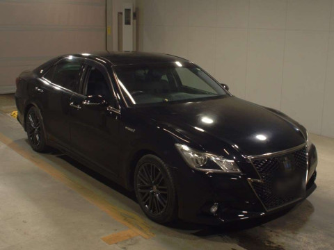 2015 Toyota Crown Hybrid AWS210[2]