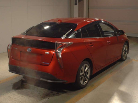 2016 Toyota Prius ZVW51[1]