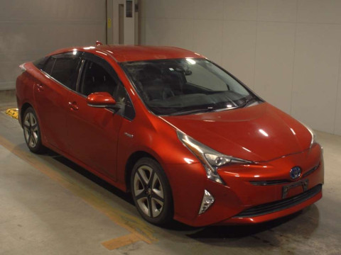 2016 Toyota Prius ZVW51[2]