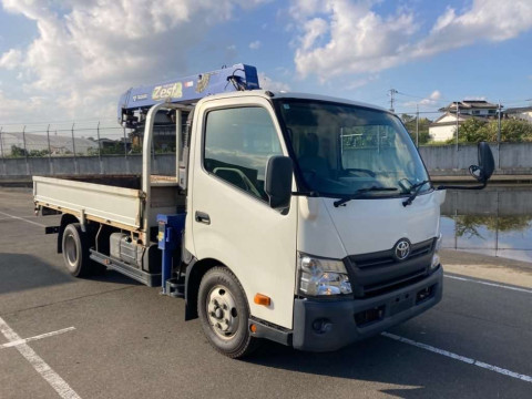 2016 Toyota Dyna Truck XZU710[2]