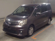 2010 Toyota Noah