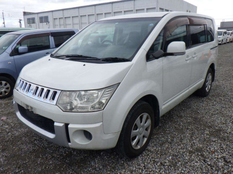 2012 Mitsubishi Delica D5 CV2W[0]