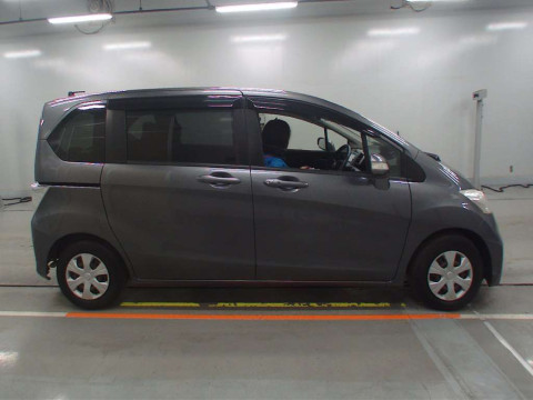 2012 Honda Freed GB3[2]