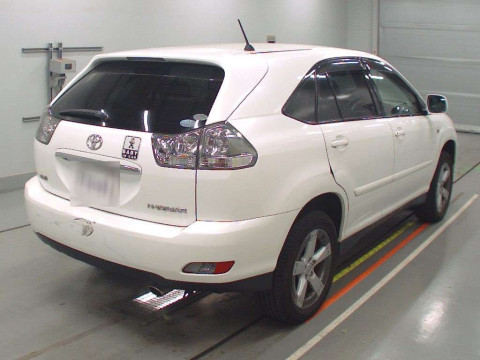 2005 Toyota Harrier MCU36W[1]