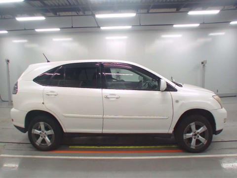 2005 Toyota Harrier MCU36W[2]