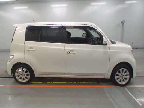 2011 Toyota bB QNC21[2]