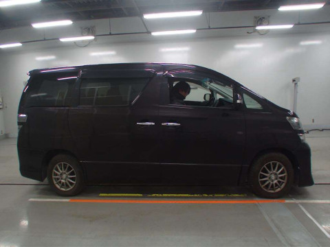 2011 Toyota Vellfire GGH25W[2]